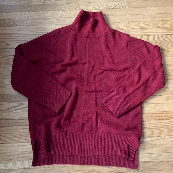 Oversized Legging-Friendly Turtleneck Sweater - Picture 2 of 8